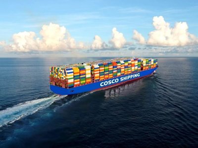 国内首艘甲醇双燃料16000TEU级大型集装箱船命名，开启绿色航运新篇章